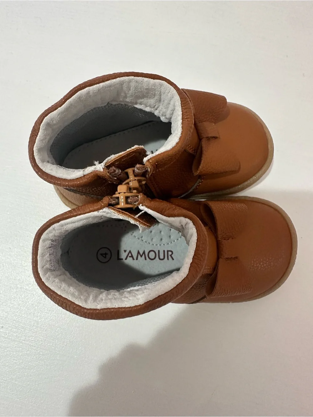 L’amour Emma Bow boots size 4 Excellent condition